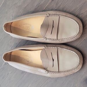 Tod's women taupe loafers